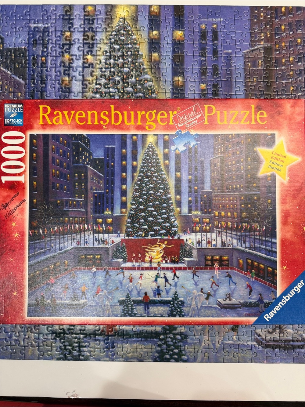 Ravensburger COMPLETE “NYC Christmas” 1000 piece puzzle